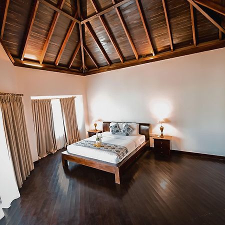 Royal Regantris Villa Karang Гили Еър Екстериор снимка