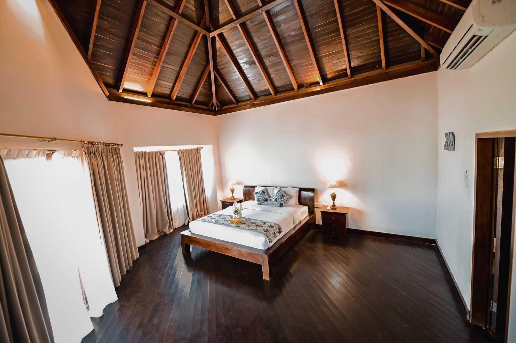 Royal Regantris Villa Karang Гили Еър Екстериор снимка