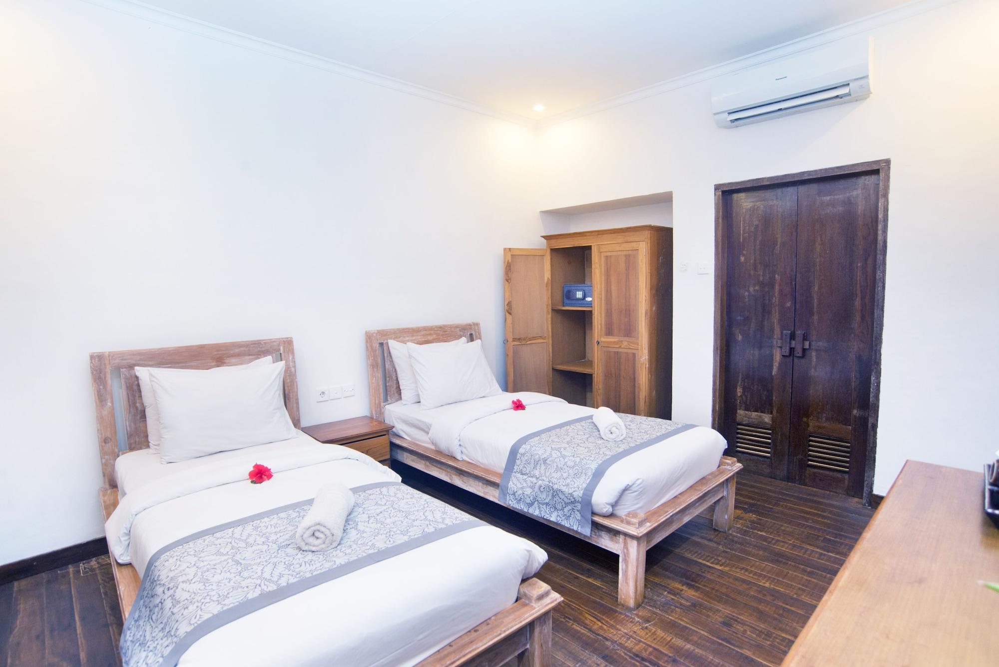 Royal Regantris Villa Karang Гили Еър Екстериор снимка